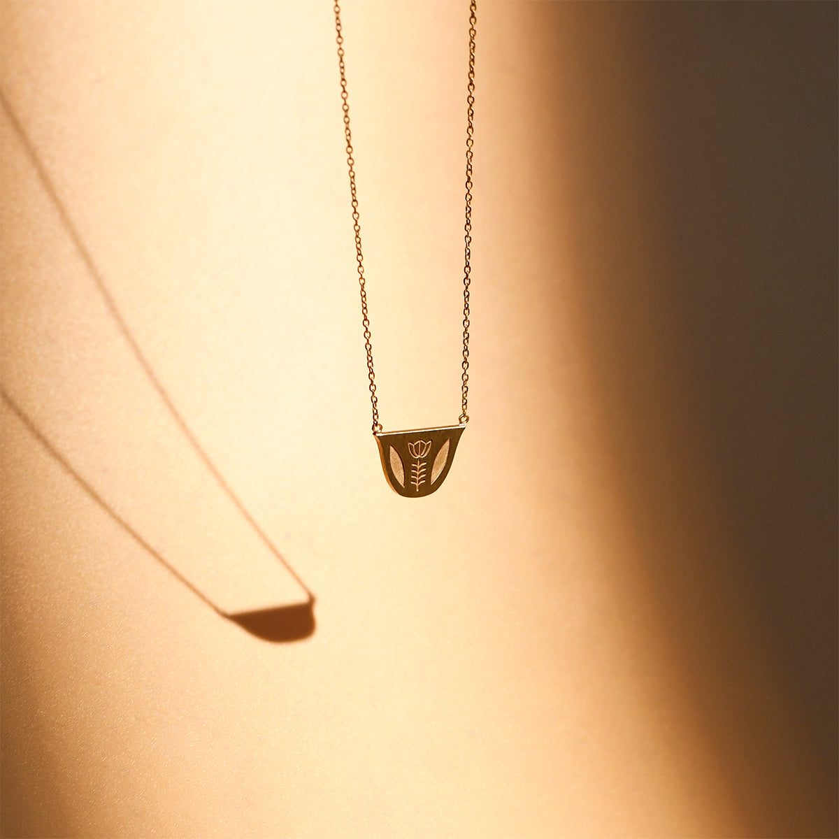 Engraved Finjen Arabi Necklace