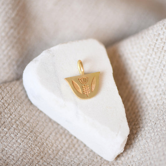 Engraved Finjen Arabi Pendant