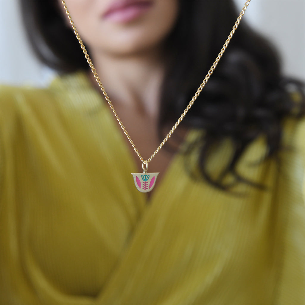 Finjen Arabi Enamel Pendant