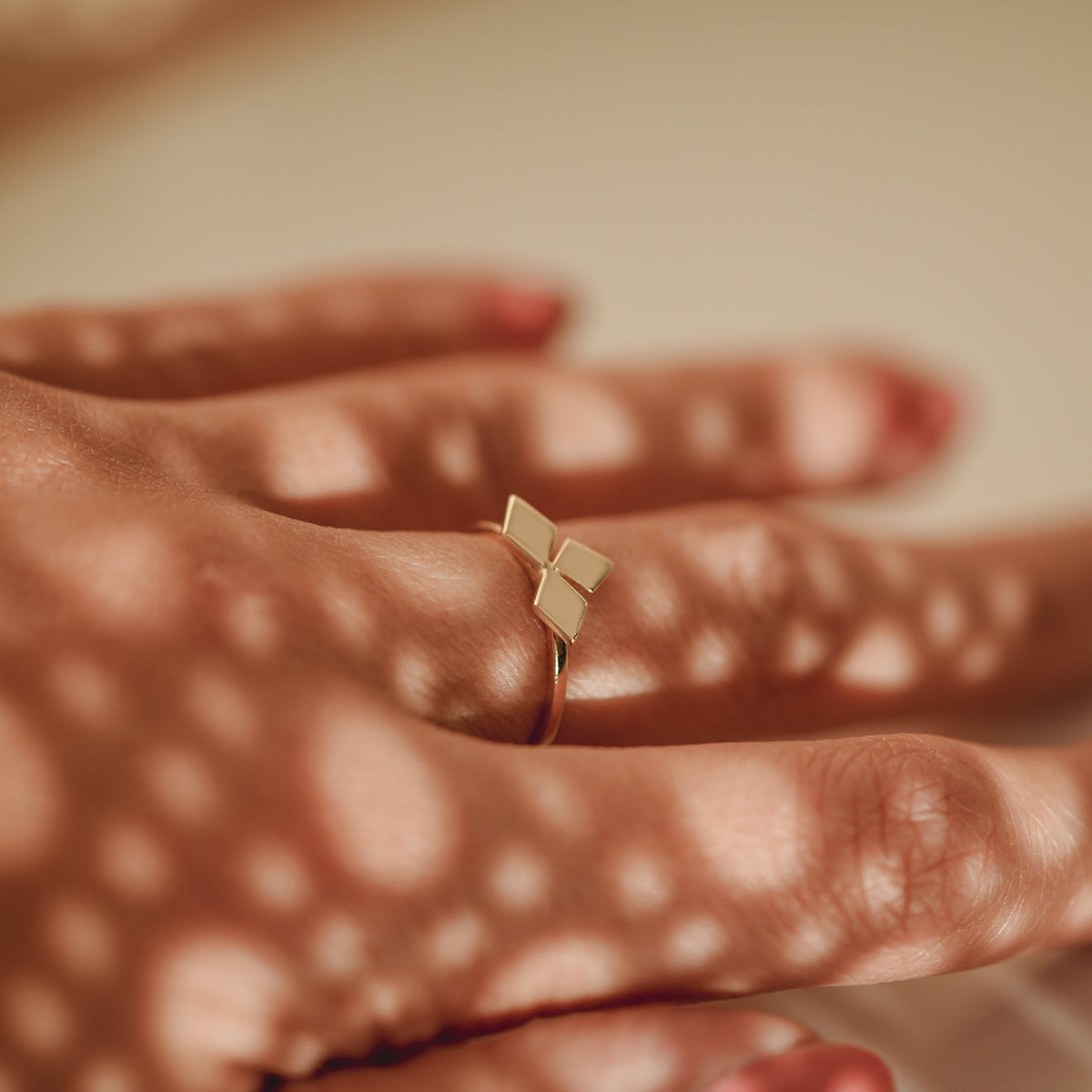 Simple Three Dots Ring