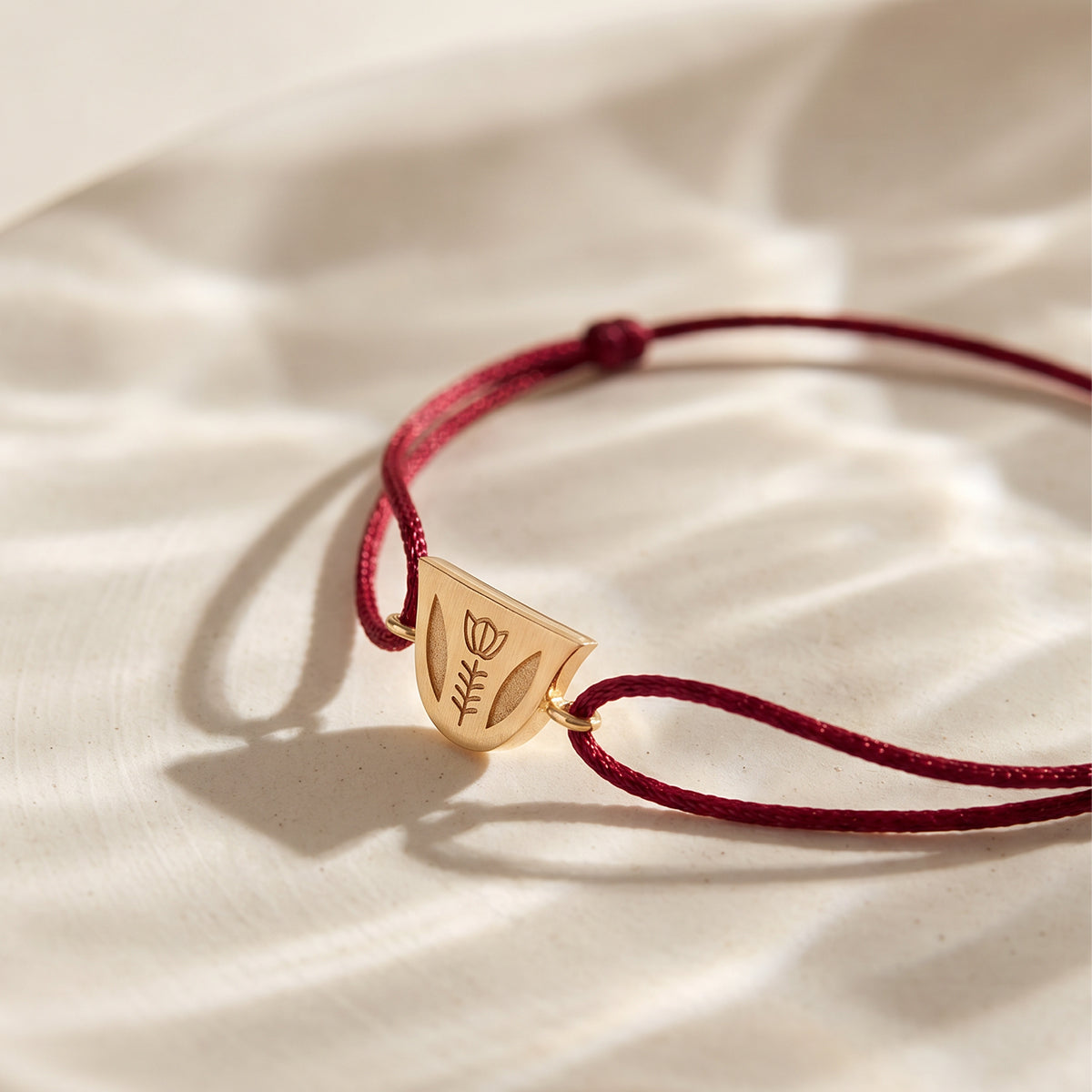 Engraved Finjen Arabi Rope Bracelet (M)
