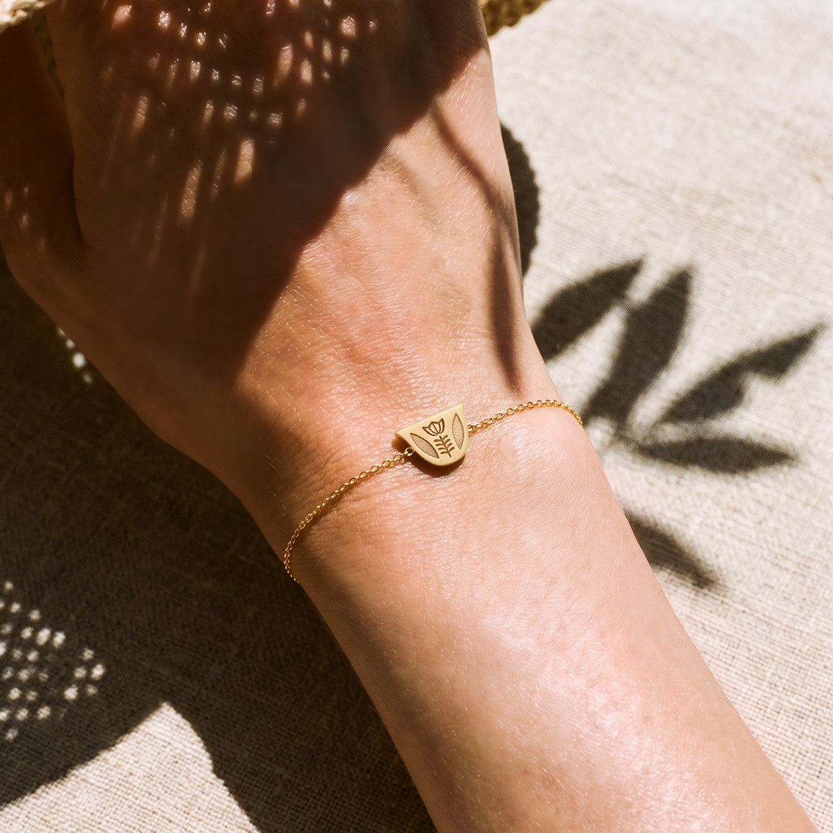 Engraved Finjen Arabi Chain Bracelet