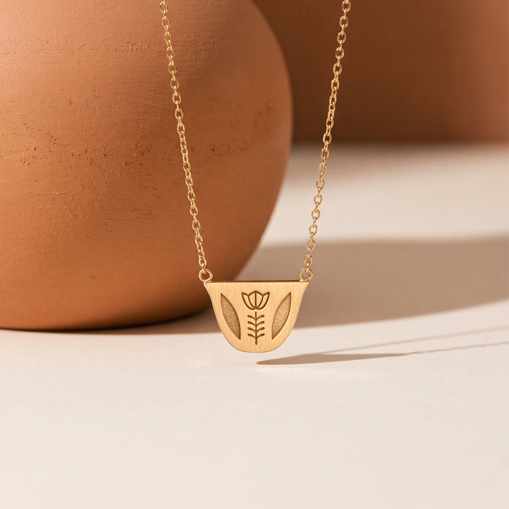 Engraved Finjen Arabi Necklace